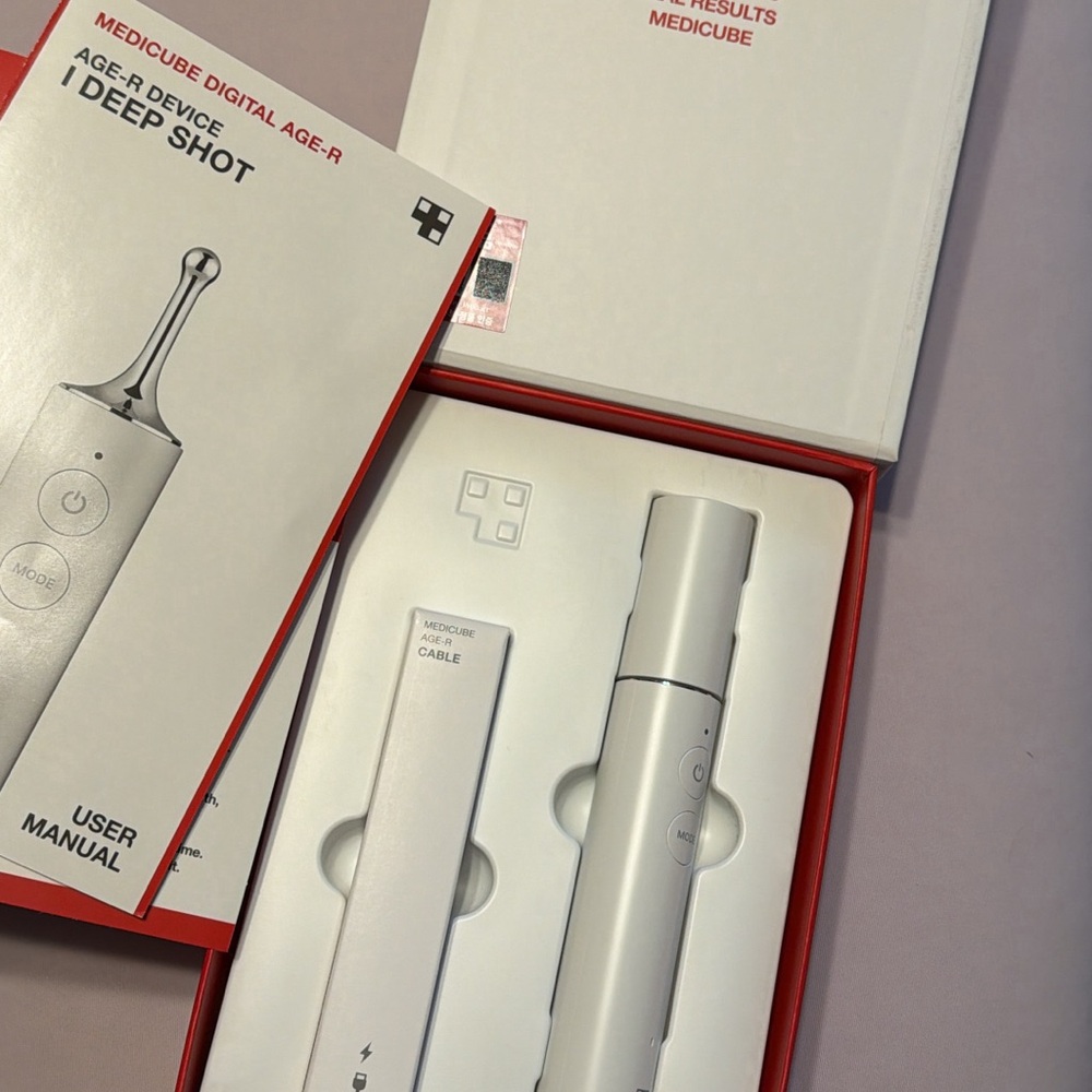 Medicube White Skincare Tool
